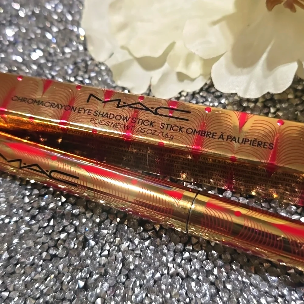 ❇️BUBBLEGLAM Mac DISCONTINUED ChromaCrayon Eye Shadow Stick NWT - Picture 7 of 8